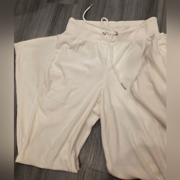 NWT TRUTH BY REPUBLIC 2pcs Set Women' Velour Hooded Track Suit Soft Ivory - Picture 9 of 15